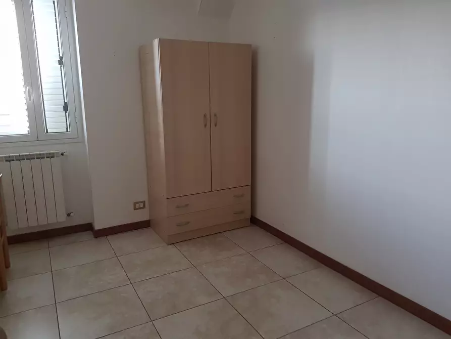 Immagine 11 di Trilocale in affitto  a Ragusa