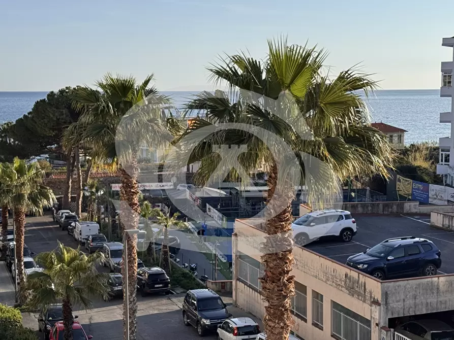 Immagine 10 di Trilocale in vendita  in Via Barabino 1 a San Remo