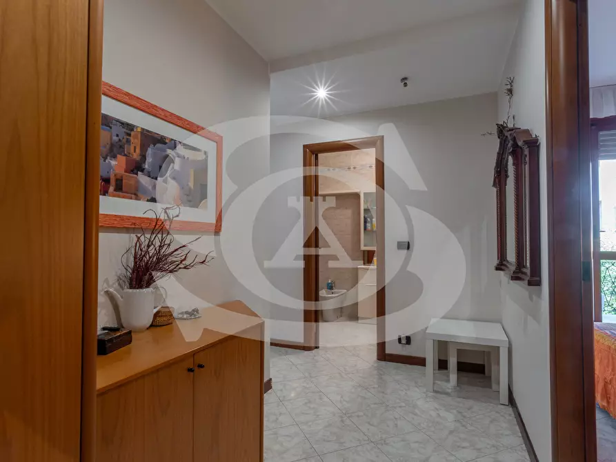 Immagine 20 di Bilocale in vendita  in Via Hope 10 a San Remo