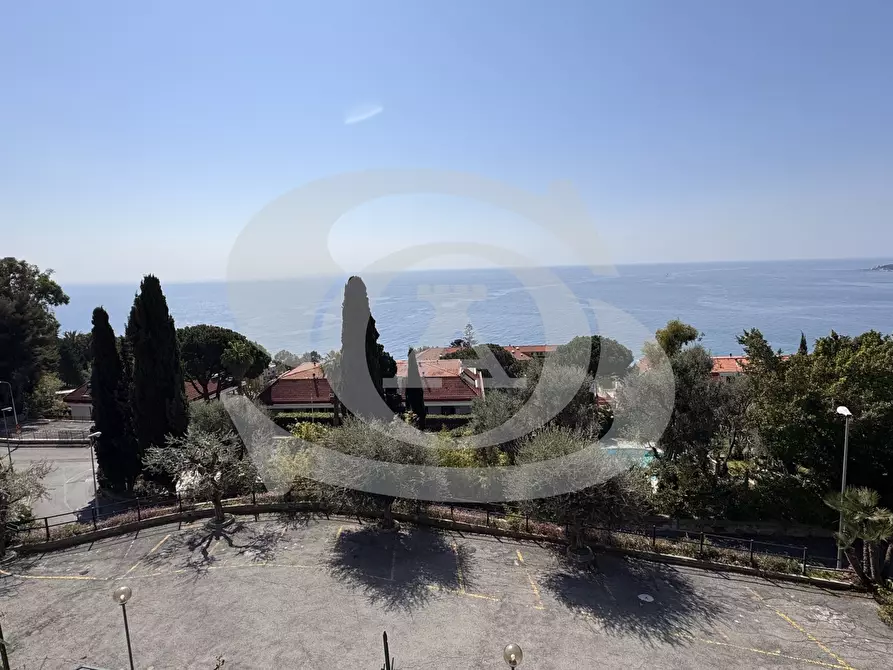 Immagine 17 di Bilocale in vendita  in Via Padre Semeria 54 a Ospedaletti