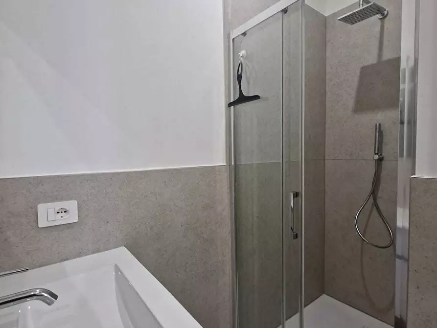 Immagine 9 di Pentalocale in affitto  a Cesena