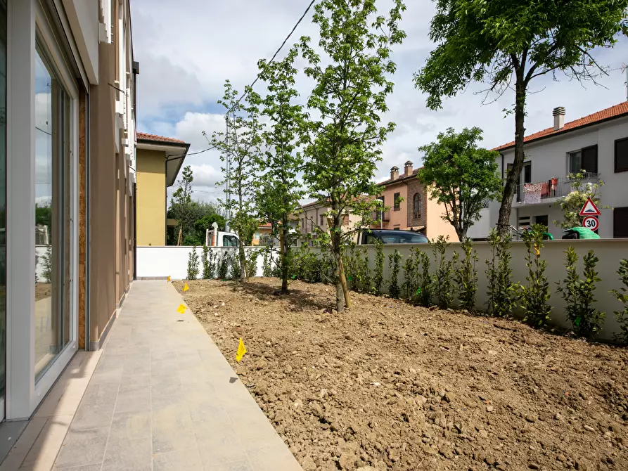 Immagine 44 di Quadrilocale in vendita  in Via L. C. Farini 291 a Cesena