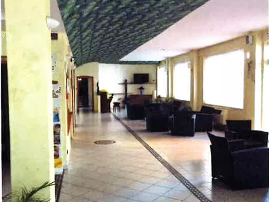 Immagine 1 di Albergo/B&B/Residence in vendita  a Cesenatico
