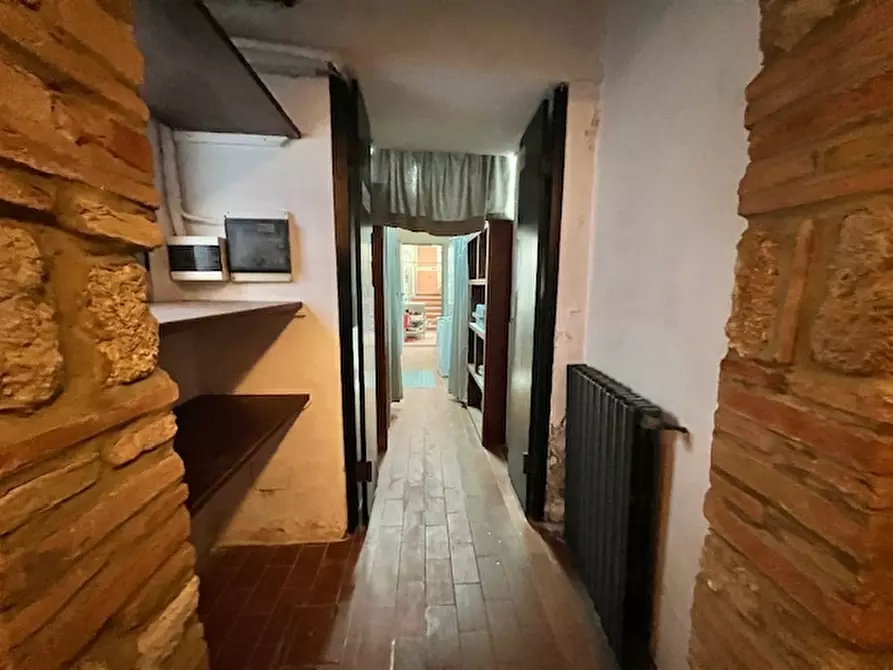 Immagine 29 di Locale commerciale in vendita  a Bertinoro