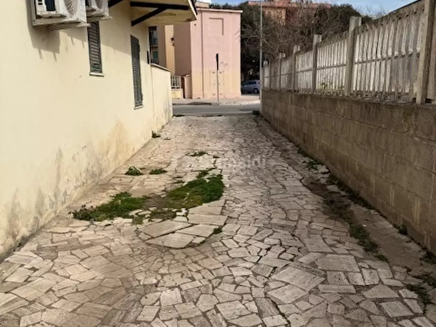 Immagine 20 di Magazzino in vendita  in Viale Guglielmo Marconi 229 a Anzio