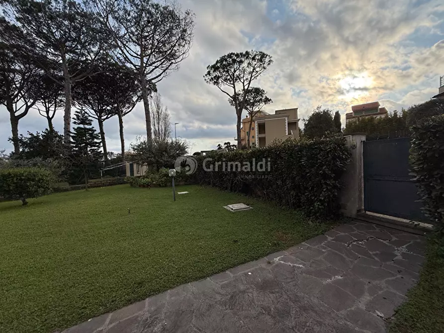 Immagine 31 di Quadrilocale in vendita  in Via Circeo 6 a Anzio