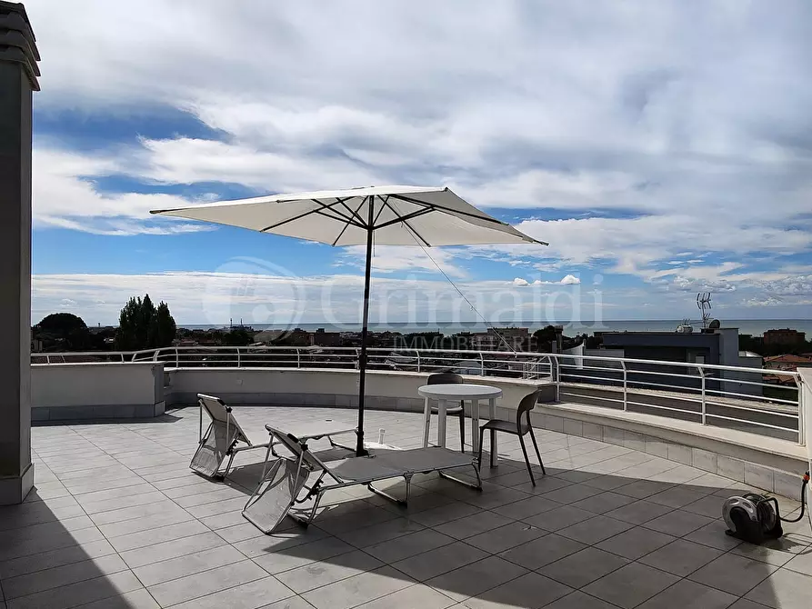 Immagine 53 di Villa in vendita  a Anzio