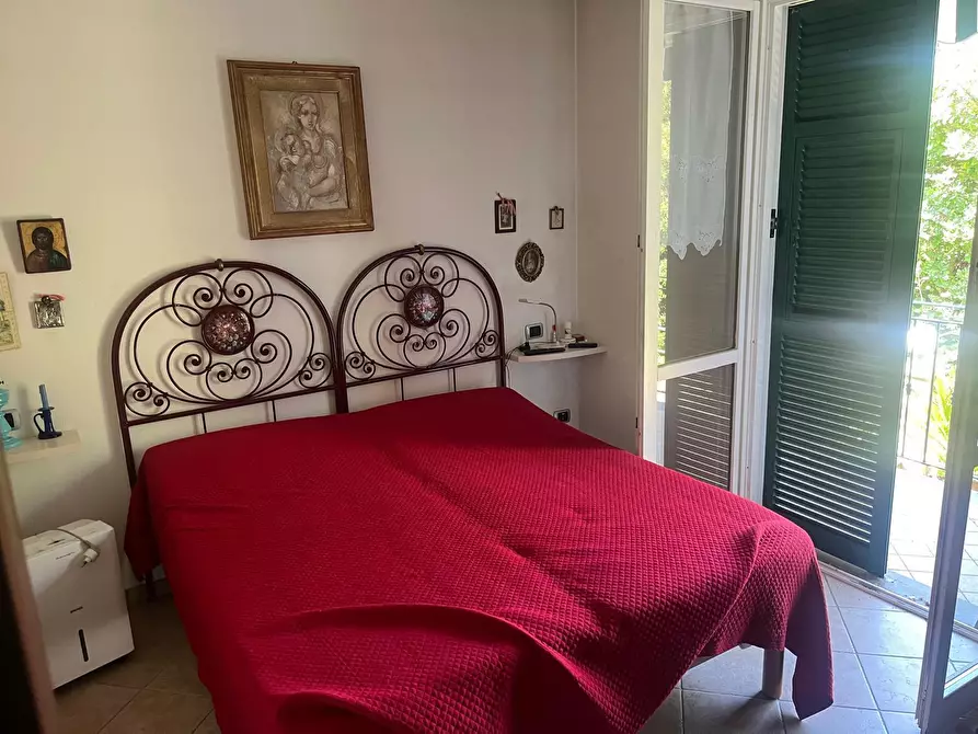 Immagine 8 di Villa in vendita  in Via Salvatore Gatti 19 a Castiglione Chiavarese