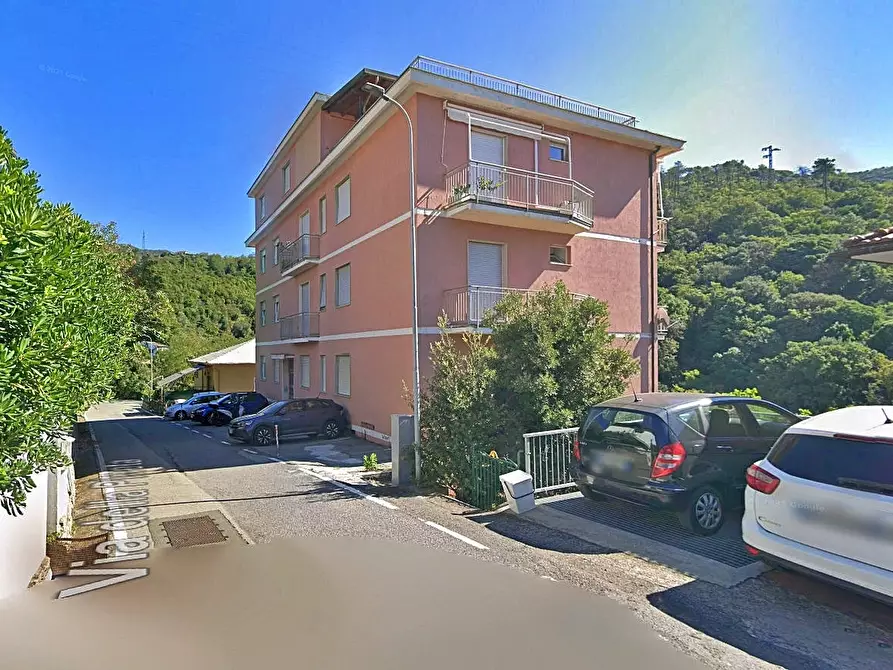 Immagine 1 di Appartamento in vendita  in Via della Pineta 11 a Lavagna