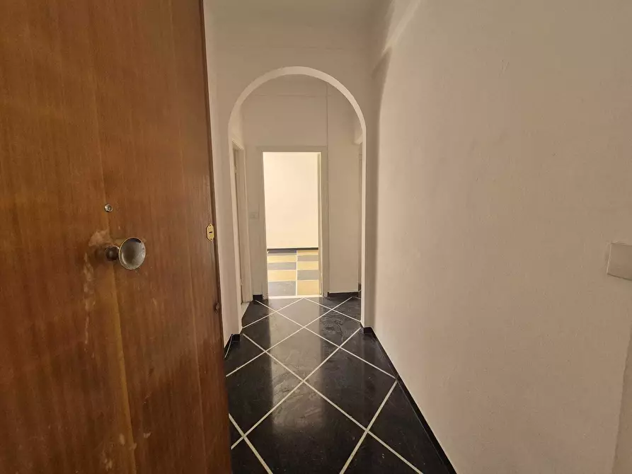 Immagine 8 di Bilocale in vendita  in Via Aurelia 16 a Sestri Levante