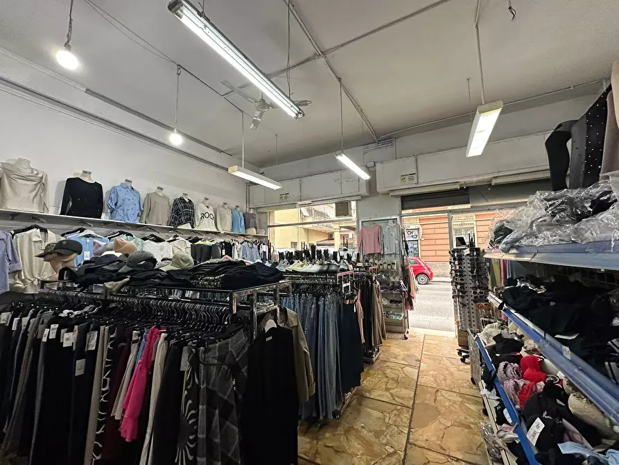 Immagine 3 di Locale commerciale in vendita  in Via Magenta 15 a Chiavari