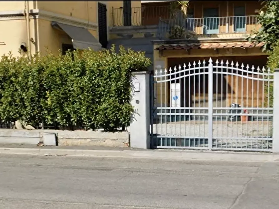 Immagine 4 di Villa in vendita  in SATA CROCE SULL'ARNO a Pisa