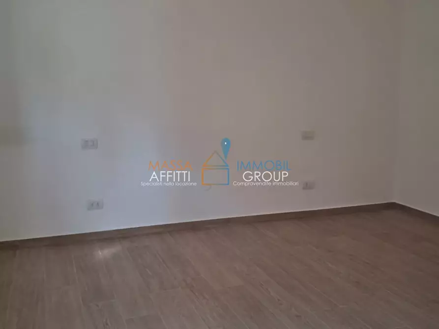 Immagine 7 di Bilocale in vendita  in Via Carlo Cafiero 22 a Carrara