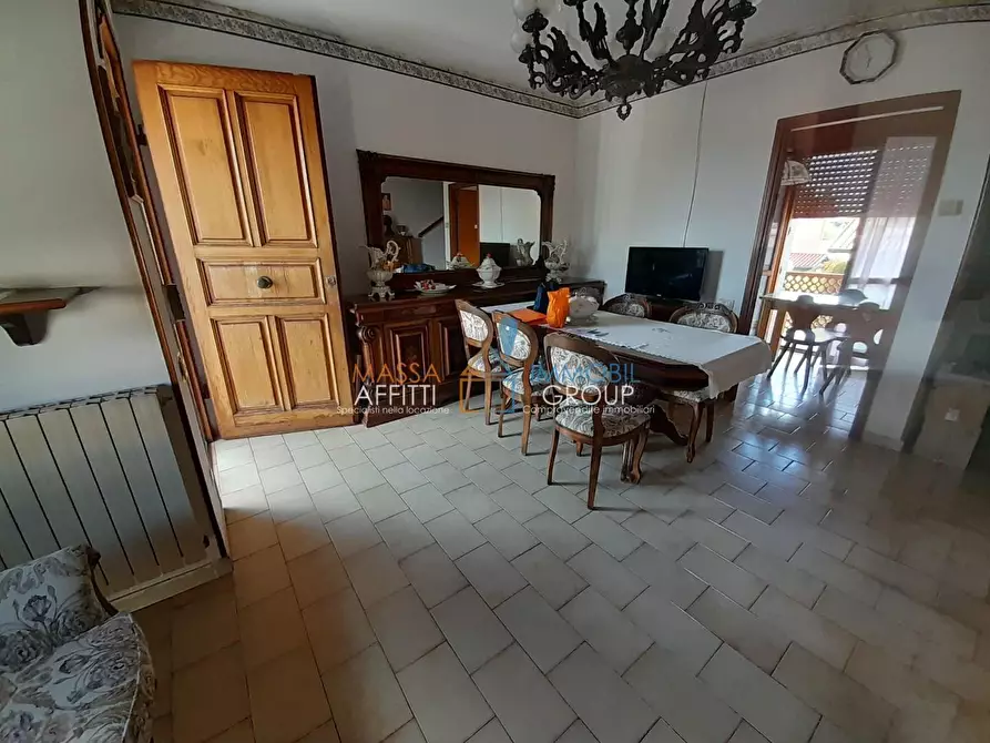 Immagine 2 di Quadrilocale in vendita  in Via Lungobrugiano 58 a Massa