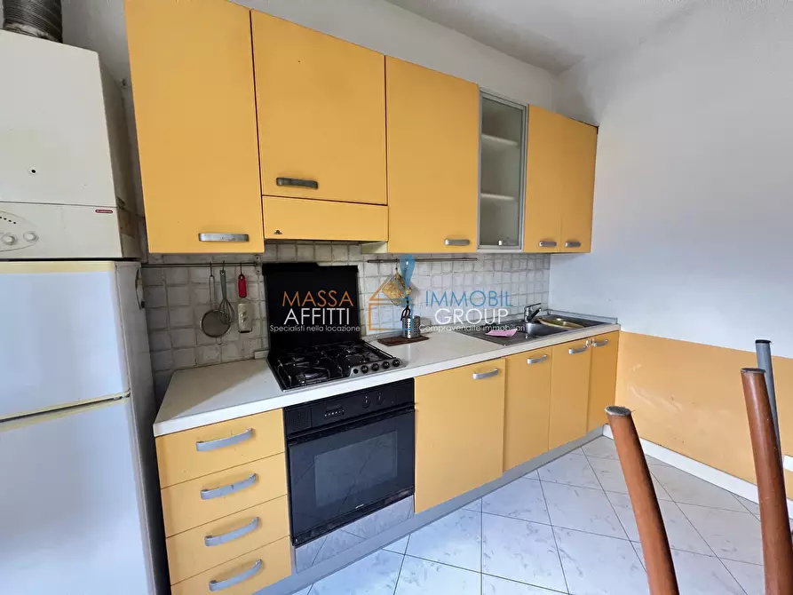 Immagine 5 di Porzione di casa in vendita  in Via dei Lecci 3 a Massa