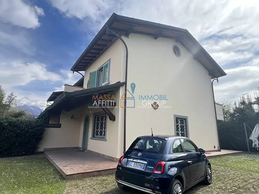 Immagine 2 di Villetta a schiera in vendita  in Via Michelangelo Buonarroti 134 a Forte Dei Marmi