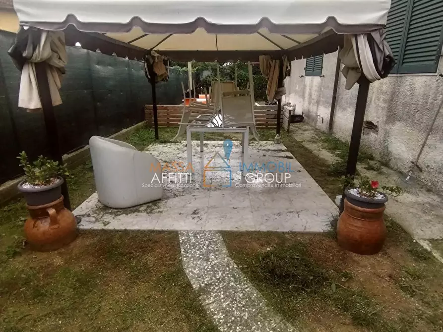 Immagine 5 di Villetta a schiera in vendita  in Via Traversa Alteta 10 a Massa