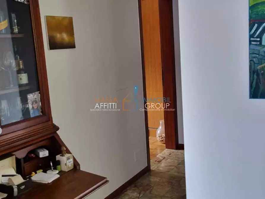 Immagine 18 di Pentalocale in affitto  in via bergiola 26 a Massa