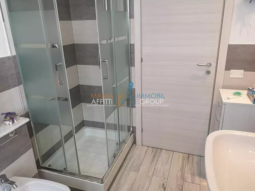 Immagine 15 di Quadrilocale in vendita  in Via Marina Vecchia 388 a Massa
