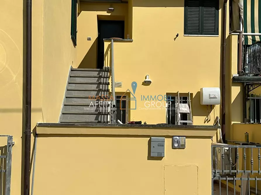 Immagine 1 di Bilocale in affitto  in Via Nazario Sauro 71h a Carrara