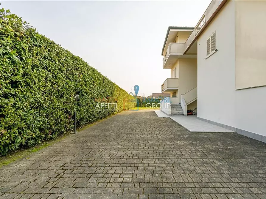 Immagine 17 di Porzione di casa in vendita  in Viale Marina 114 a Montignoso