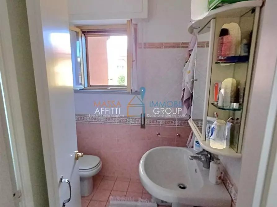 Immagine 11 di Villetta a schiera in vendita  in Via Fenice 70 a Massa