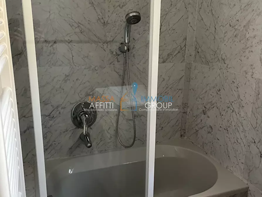 Immagine 17 di Villa in vendita  in Via San Lorenzo 70 a Massa