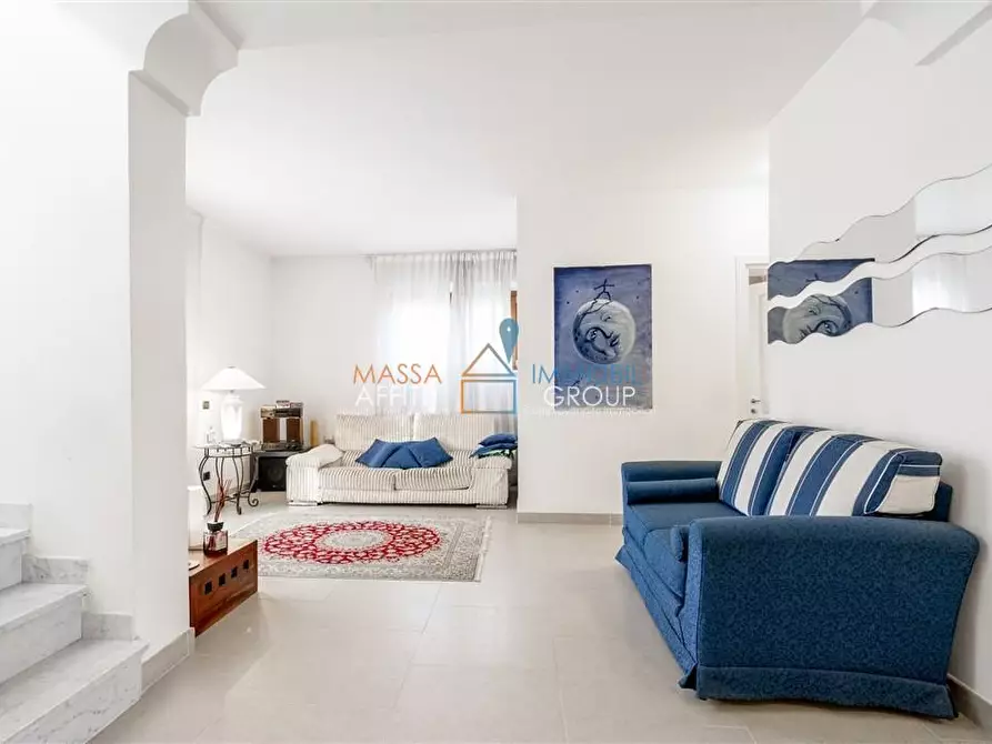 Immagine 3 di Porzione di casa in vendita  in Viale Marina 114 a Montignoso