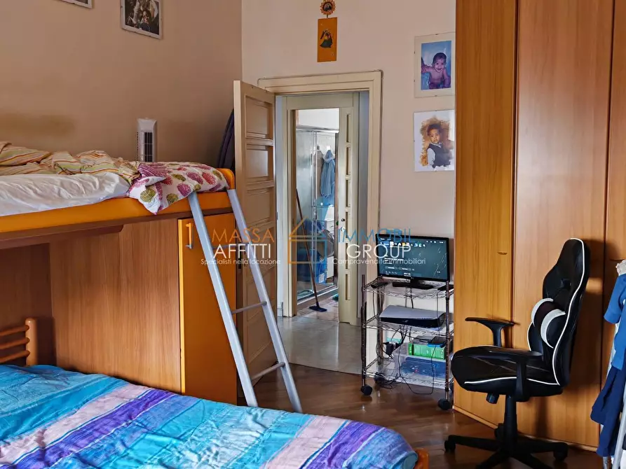 Immagine 14 di Quadrilocale in vendita  in Via Democrazia 21b a Massa