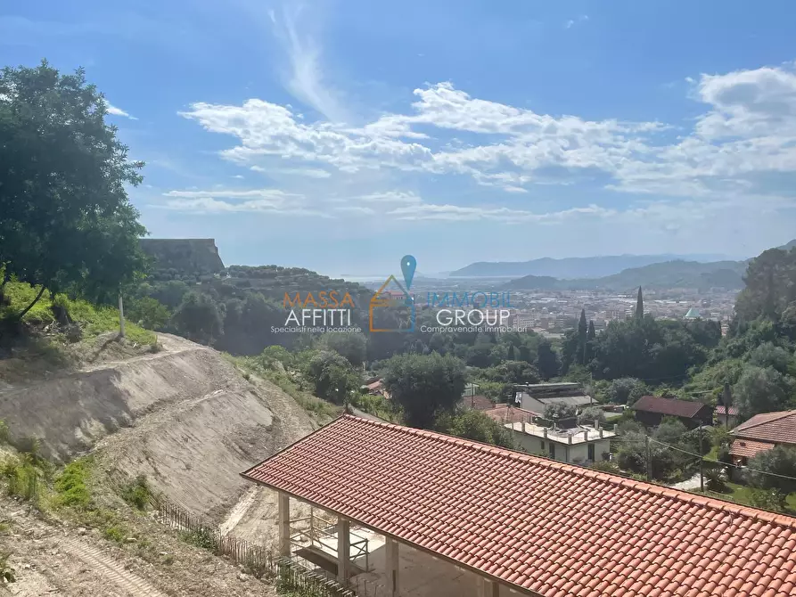 Immagine 17 di Casa bifamiliare in vendita  in Via delle Grazie 8 a Massa