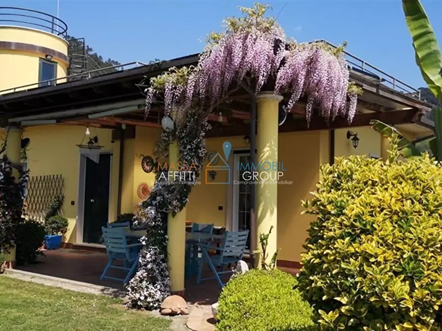 Immagine 36 di Villa in vendita  in Via Capannaccia a Montignoso