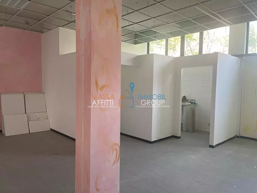 Immagine 5 di Ufficio in vendita  in Via Aurelia Ovest 177 a Massa
