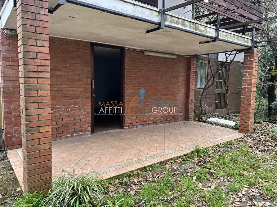 Immagine 3 di Villa in vendita  in Via Tecchioni 5 a Massa