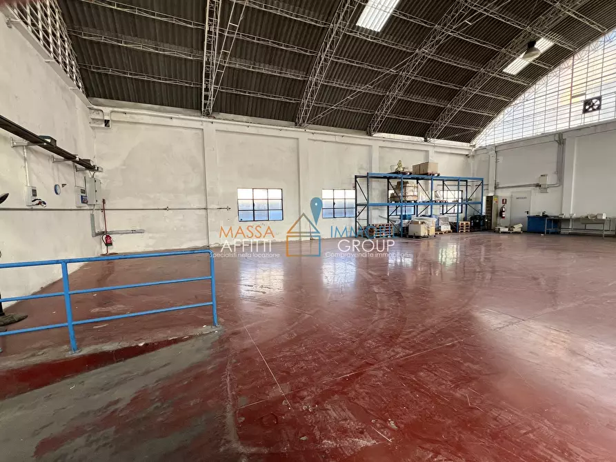 Immagine 12 di Attività artigianale in affitto  in Via Piedimonte 7 a Montignoso