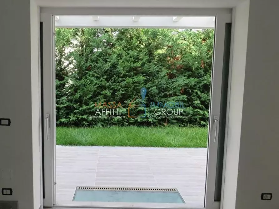 Immagine 12 di Villa in vendita  in Via XX Settembre 14 a Montignoso