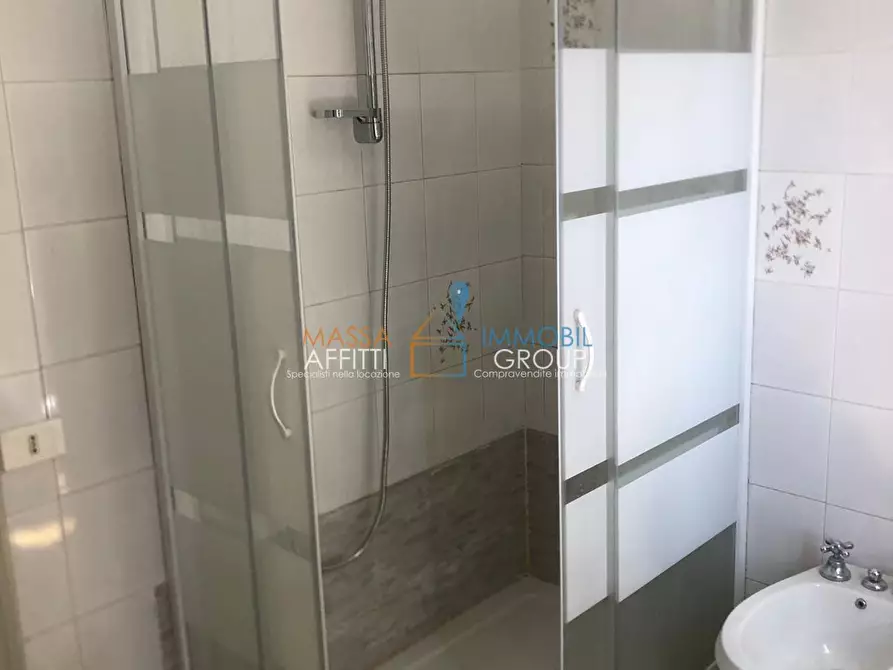 Immagine 12 di Porzione di casa in affitto  in Viale Zaccagna D 9 a Carrara