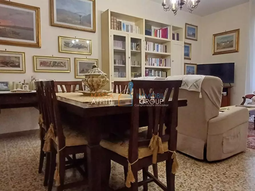 Immagine 3 di Quadrilocale in vendita  in Viale Eugenio Chiesa 15 a Massa