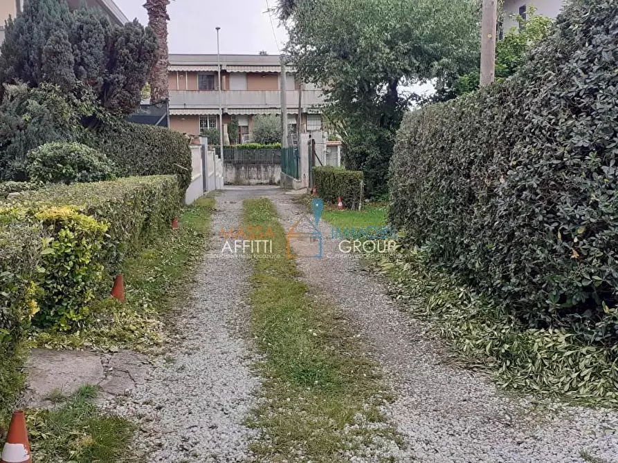 Immagine 2 di Casa indipendente in vendita  in Via Quercioli 385 a Massa