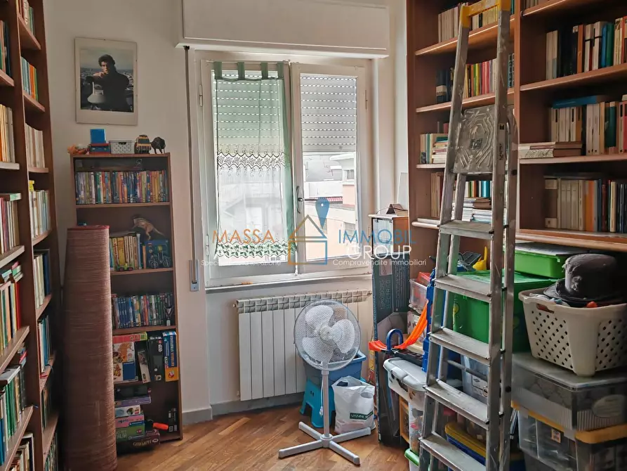Immagine 16 di Quadrilocale in vendita  in Via Democrazia 21b a Massa