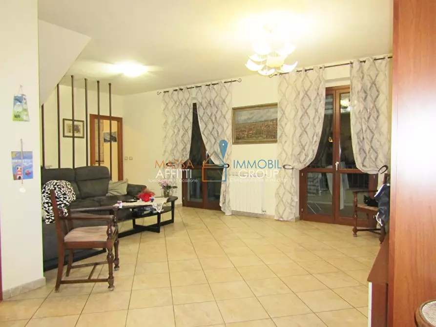 Immagine 8 di Porzione di casa in vendita  in Viale Domenico Zaccagna 6 a Carrara