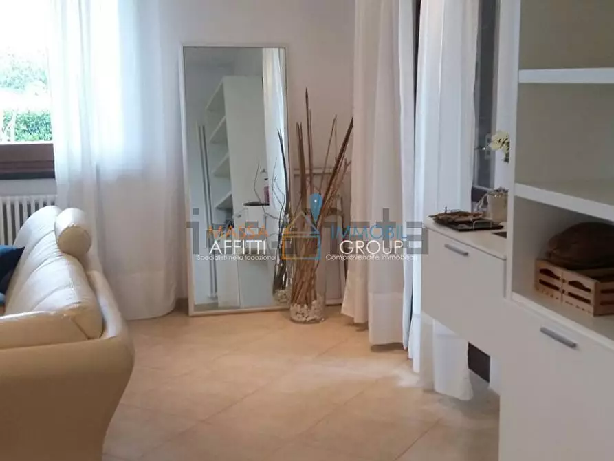 Immagine 17 di Villetta a schiera in affitto  in Viale della Repubblica 41 a Massa