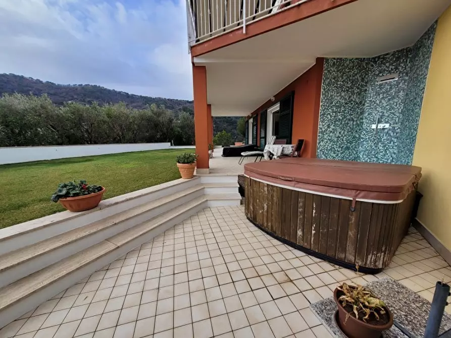 Immagine 45 di Villa in vendita  in via Neghelli 145 a Alassio