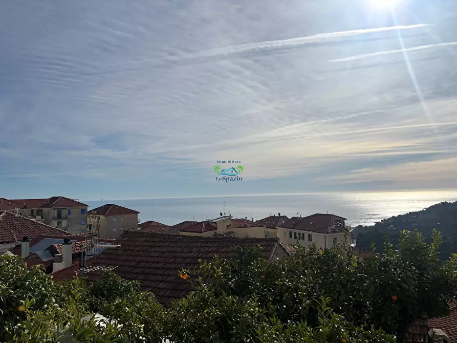 Immagine 17 di Trilocale in vendita  in Via Vincenzo Pelle 8 a Alassio