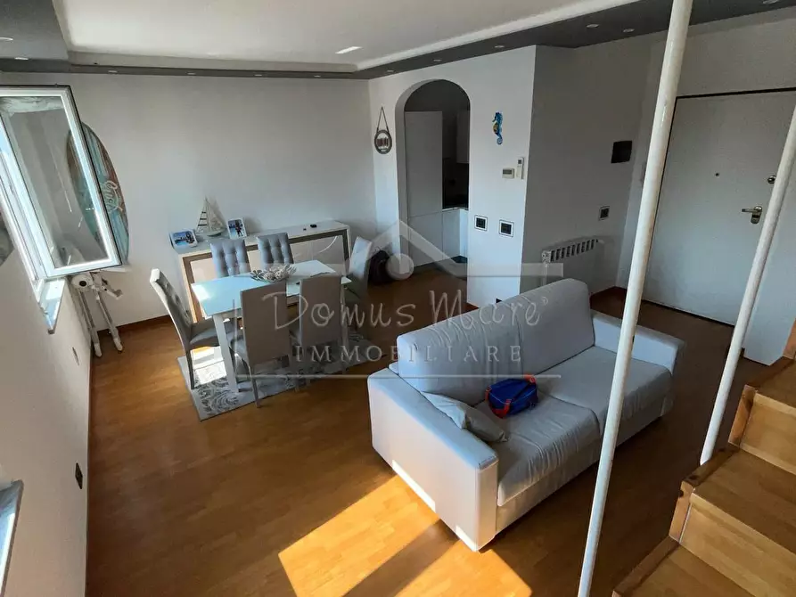 Immagine 17 di Trilocale in affitto  a Savona