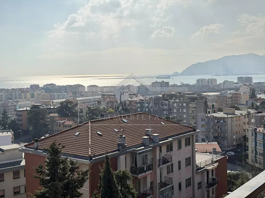 Immagine 1 di Pentalocale in vendita  a Savona