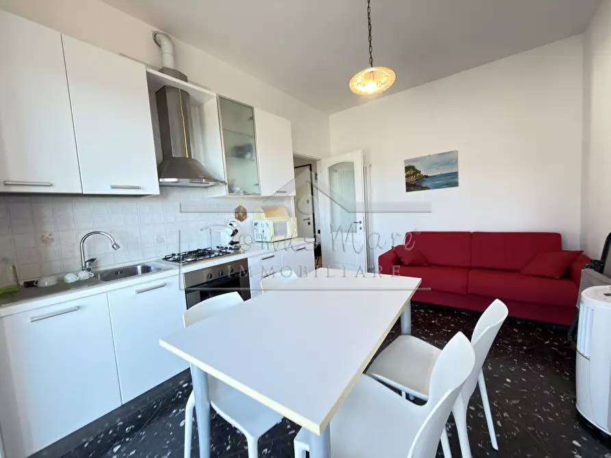 Immagine 11 di Bilocale in vendita  in Vico delle Stelle 29 a Savona