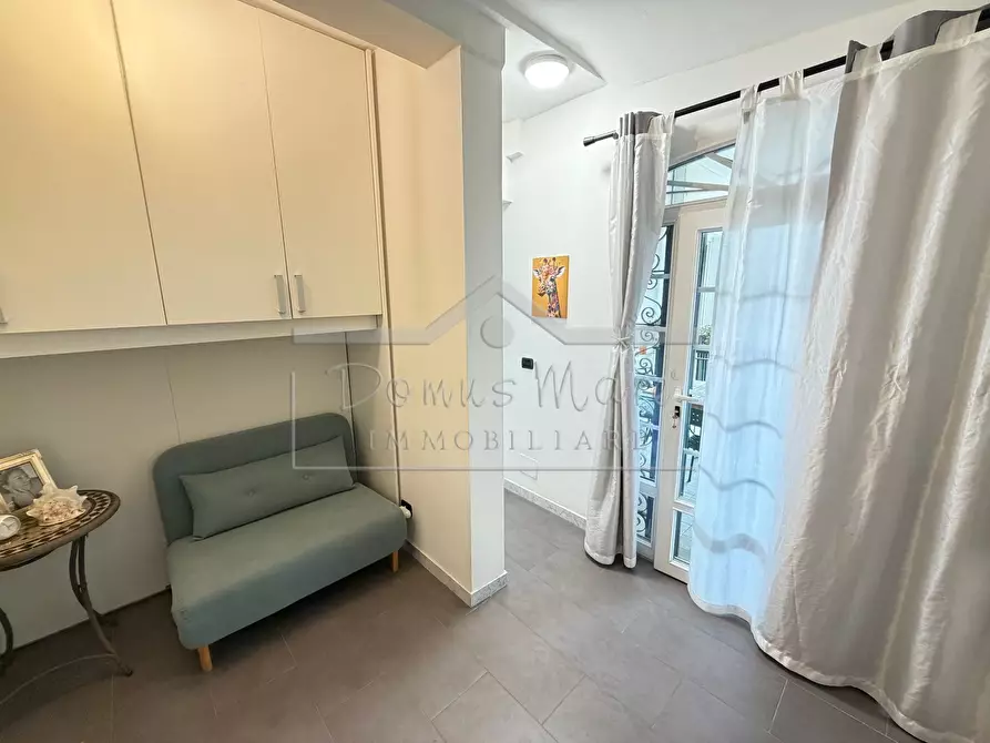 Immagine 8 di Bilocale in affitto  a Savona