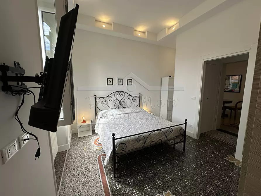 Immagine 14 di Pentalocale in vendita  in Via Beato Ottaviano 4 a Savona