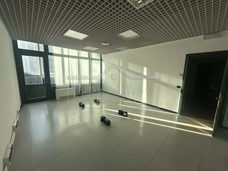 Immagine 10 di Ufficio in affitto  in via bartolomeo guidobono 137 r a Savona