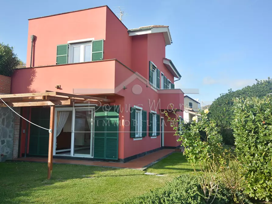 Immagine 6 di Villa in vendita  a Celle Ligure
